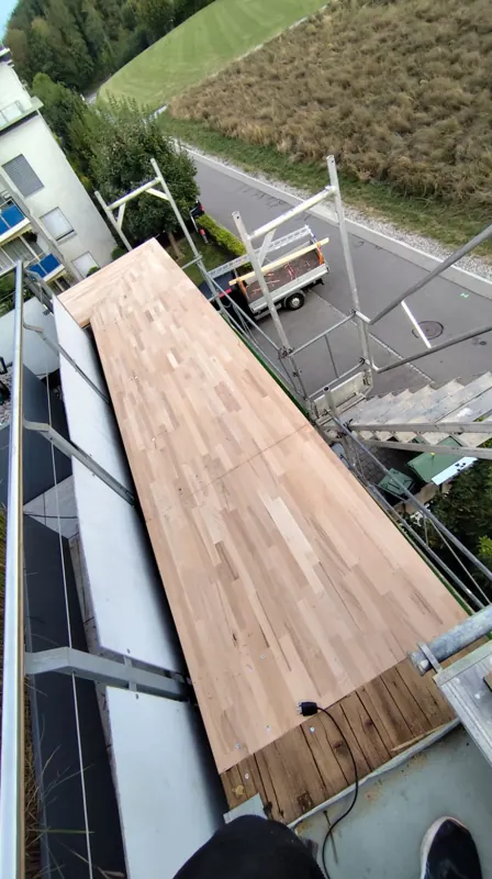 Nachher: neue Massivholzplatte